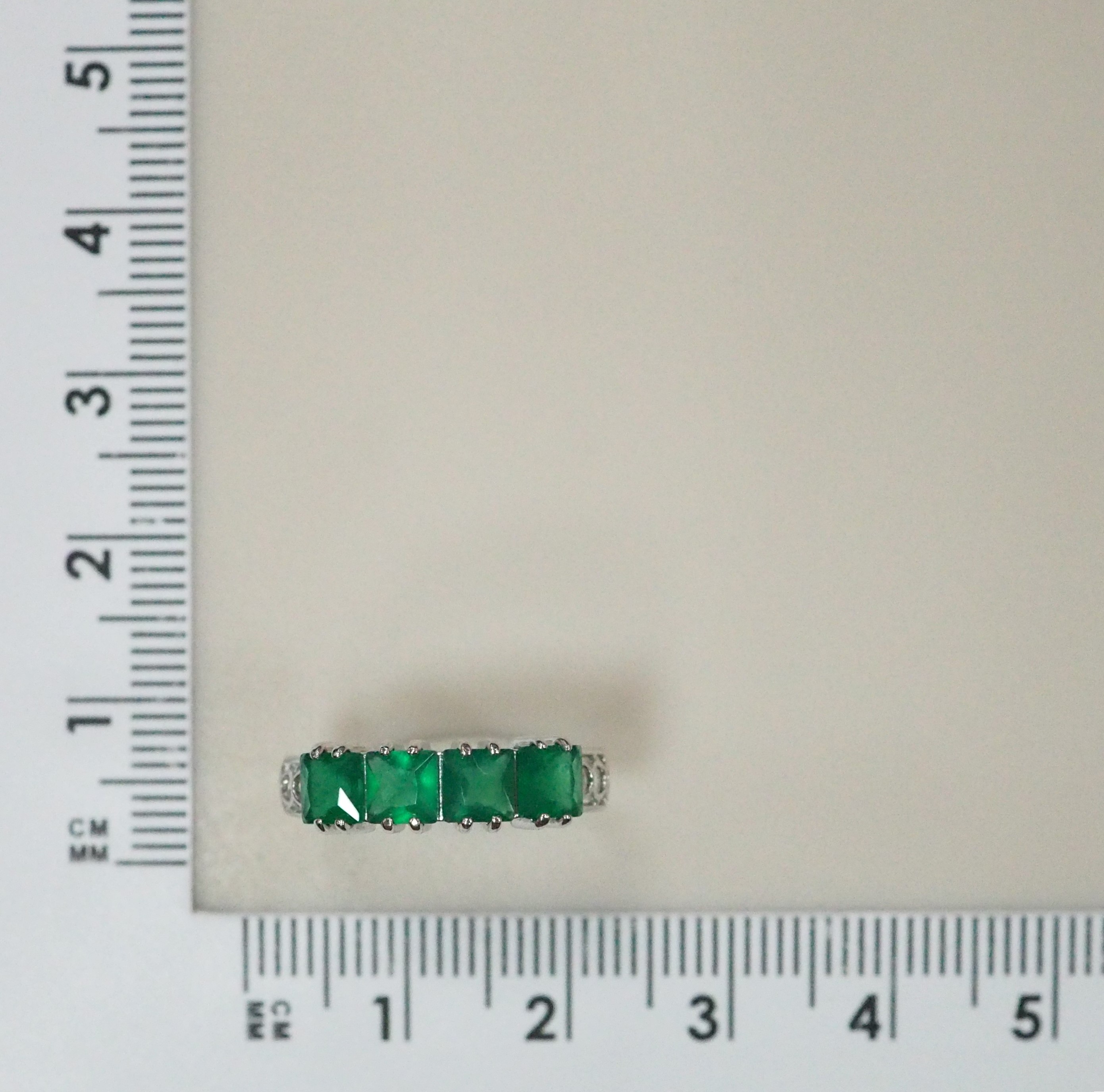 Серебряное кольцо с агатами